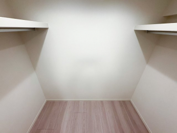 [@-