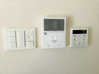 ̑ρ@TVj^[tC^[tH