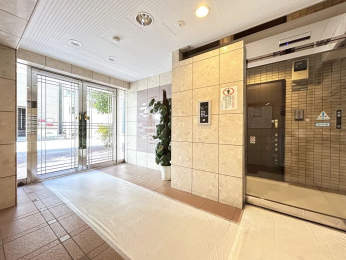 �G���g�����X�@�I�[�g���b�N