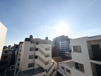 �Z�˂���̒��]�ʐ^�@-