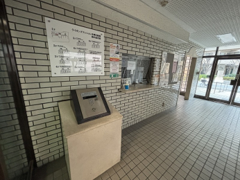 �G���g�����X�@�I�[�g���b�N