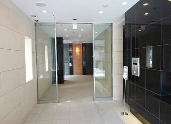 �G���g�����X�@�I�[�g���b�N