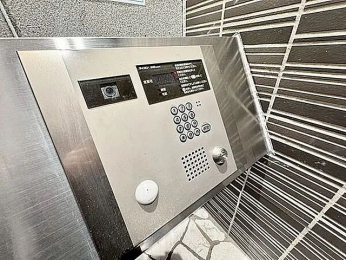 �G���g�����X�@�I�[�g���b�N