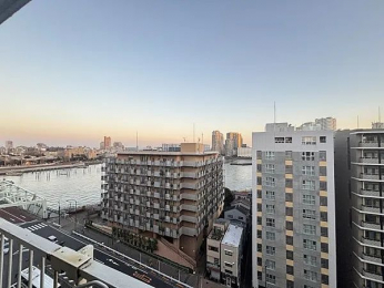 �Z�˂���̒��]�ʐ^�@-