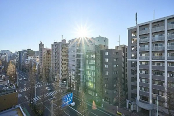 �Z�˂���̒��]�ʐ^�@-