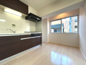 ���r���O�ȊO�̋����@�_�C�j���O���[��