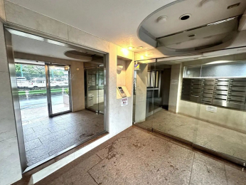 �G���g�����X�@�I�[�g���b�N