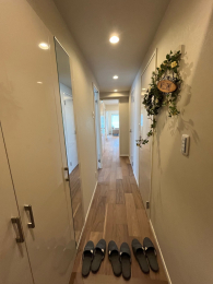 ���ց@-