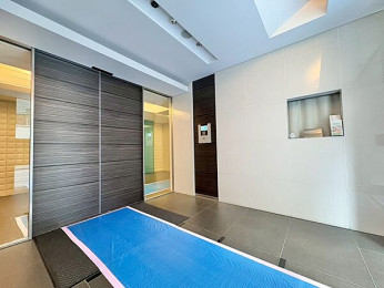 �G���g�����X�@�I�[�g���b�N