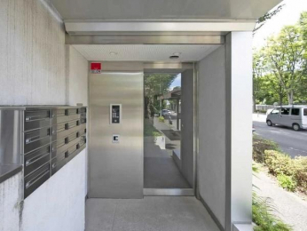 �G���g�����X�@�I�[�g���b�N