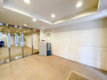 �G���g�����X�@�I�[�g���b�N