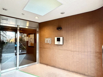 �G���g�����X�@�I�[�g���b�N