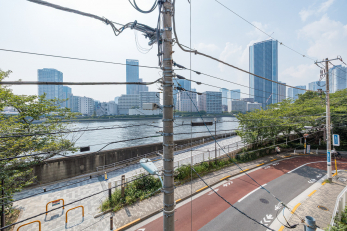 �Z�˂���̒��]�ʐ^�@-