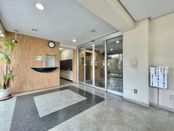 �G���g�����X�@�I�[�g���b�N