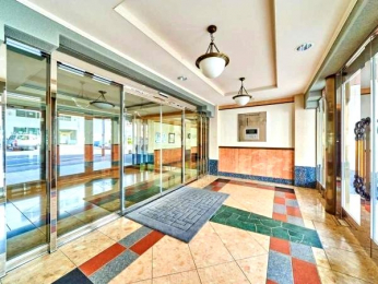 �G���g�����X�@�I�[�g���b�N