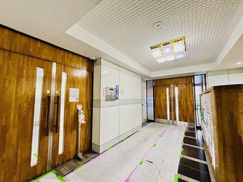 �G���g�����X�@�I�[�g���b�N