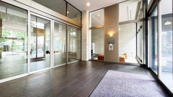 �G���g�����X�@�I�[�g���b�N