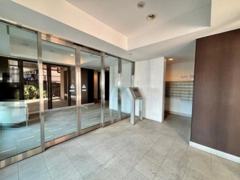 �G���g�����X�@�I�[�g���b�N