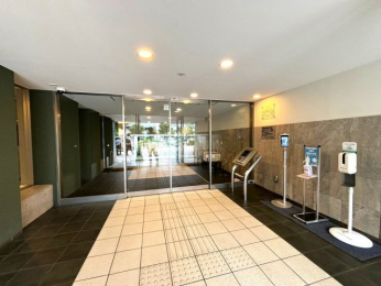 �G���g�����X�@�I�[�g���b�N