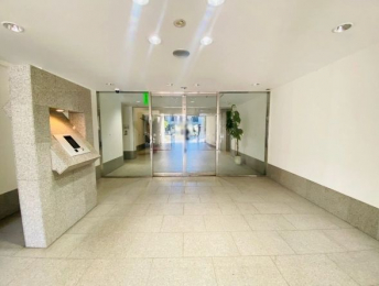 �G���g�����X�@�I�[�g���b�N