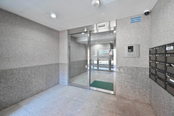 �G���g�����X�@�I�[�g���b�N