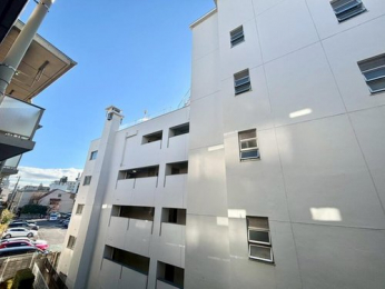 �Z�˂���̒��]�ʐ^�@-