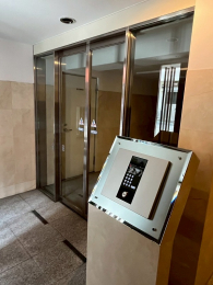 �G���g�����X�@�I�[�g���b�N