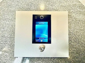 �G���g�����X�@�I�[�g���b�N