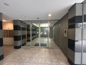 �G���g�����X�@�I�[�g���b�N