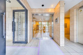 �G���g�����X�@�I�[�g���b�N