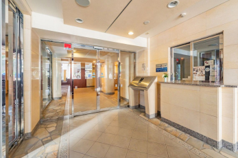 �G���g�����X�@�I�[�g���b�N