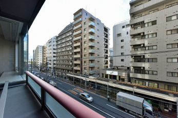 �Z�˂���̒��]�ʐ^�@-