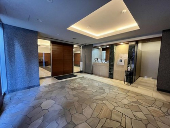 �G���g�����X�@�I�[�g���b�N