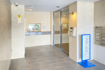 �G���g�����X�@�I�[�g���b�N