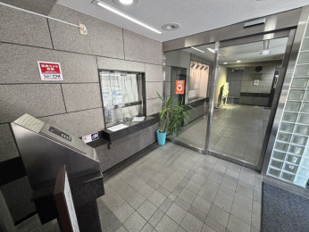 �G���g�����X�@�I�[�g���b�N