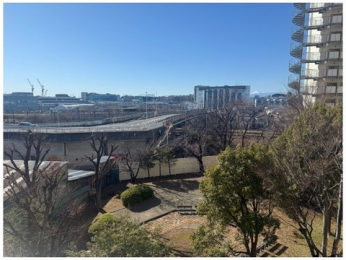 �Z�˂���̒��]�ʐ^�@-