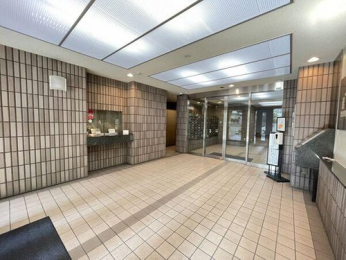 �G���g�����X�@�I�[�g���b�N