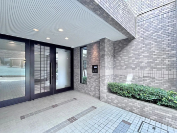 �G���g�����X�@�I�[�g���b�N