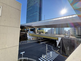 �Z�˂���̒��]�ʐ^�@-