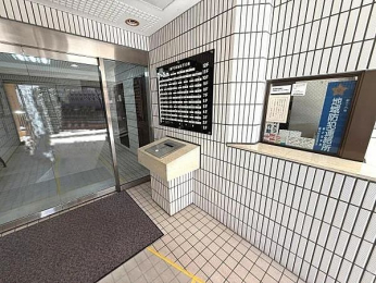 �G���g�����X�@�I�[�g���b�N