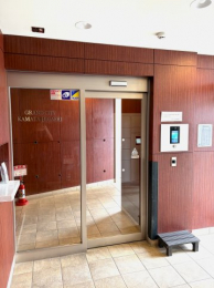 �G���g�����X�@�I�[�g���b�N