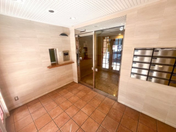 �G���g�����X�@�I�[�g���b�N