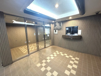 �G���g�����X�@�I�[�g���b�N