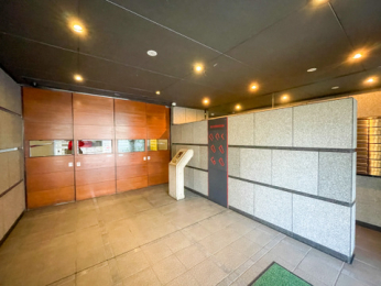 �G���g�����X�@�I�[�g���b�N