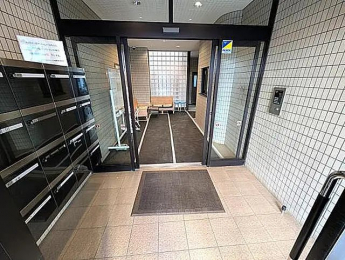 �G���g�����X�@�I�[�g���b�N