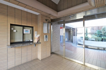 �G���g�����X�@�I�[�g���b�N