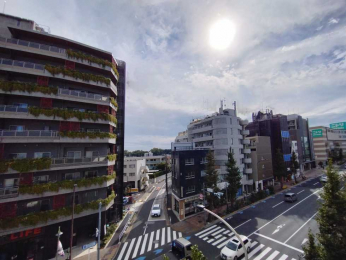 �Z�˂���̒��]�ʐ^�@-