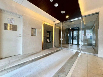 �G���g�����X�@�I�[�g���b�N