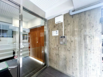 �G���g�����X�@�I�[�g���b�N