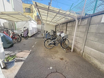 �Z�˂���̒��]�ʐ^�@���֏�